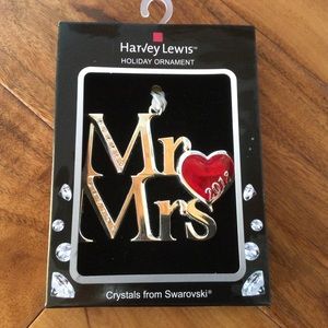 ✔️New Mr and Mrs 2018 Ornament with Swarovski Crystals